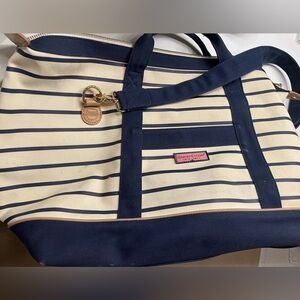 Vineyard vine tote